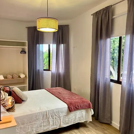 Lacasadelchorro Holiday home